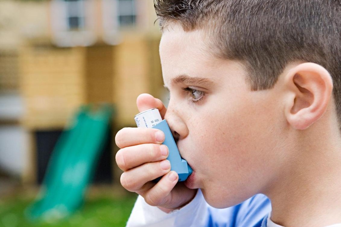 Как остановить аллергический кашель у ребенка ночью thumbnail