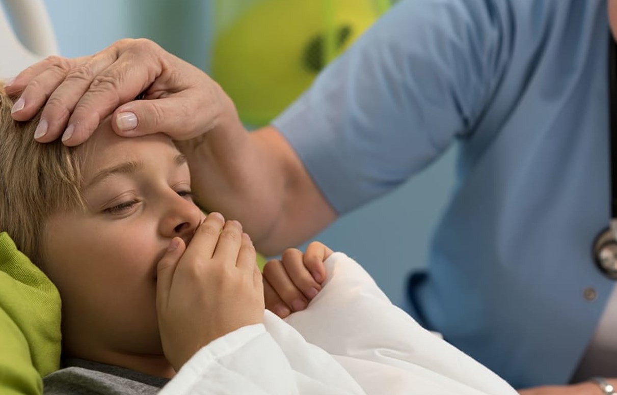Сухой приступообразный кашель у ребенка без температуры днем и ночью thumbnail