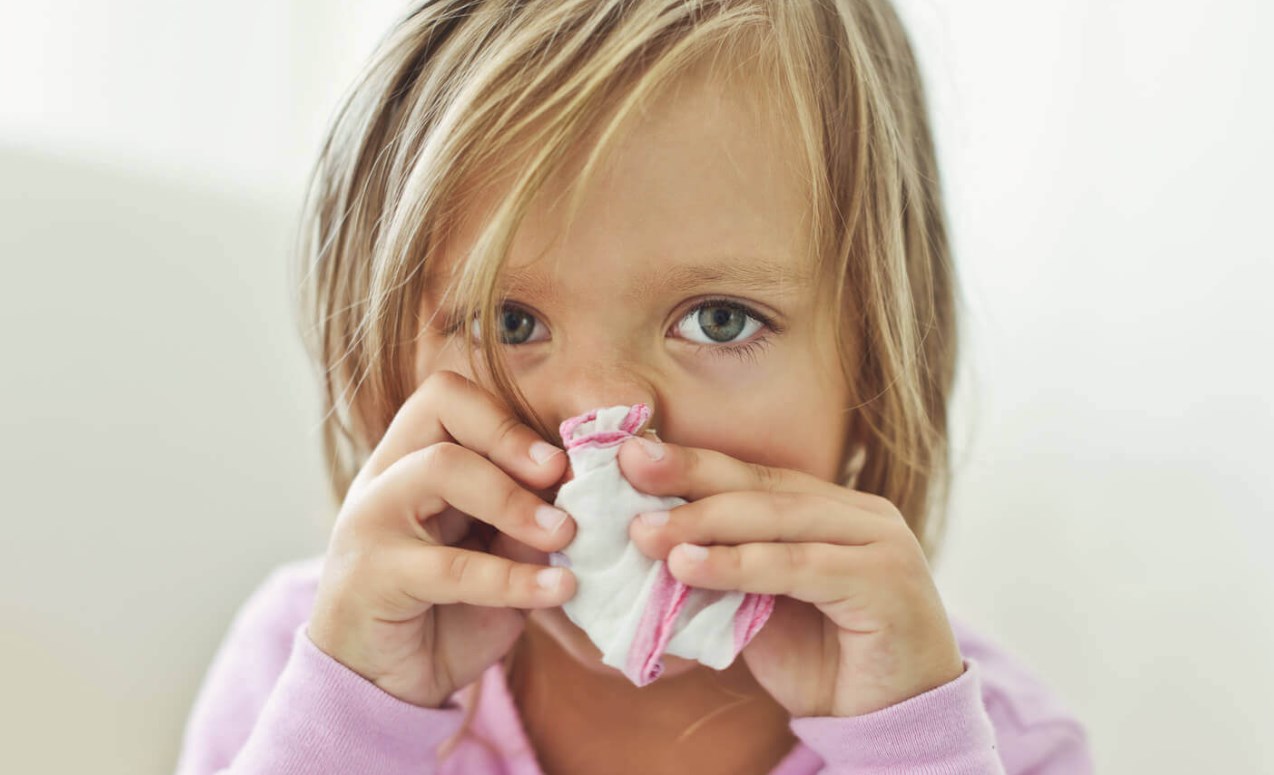 Сухой кашель заложенность носа без температуры у ребенка thumbnail